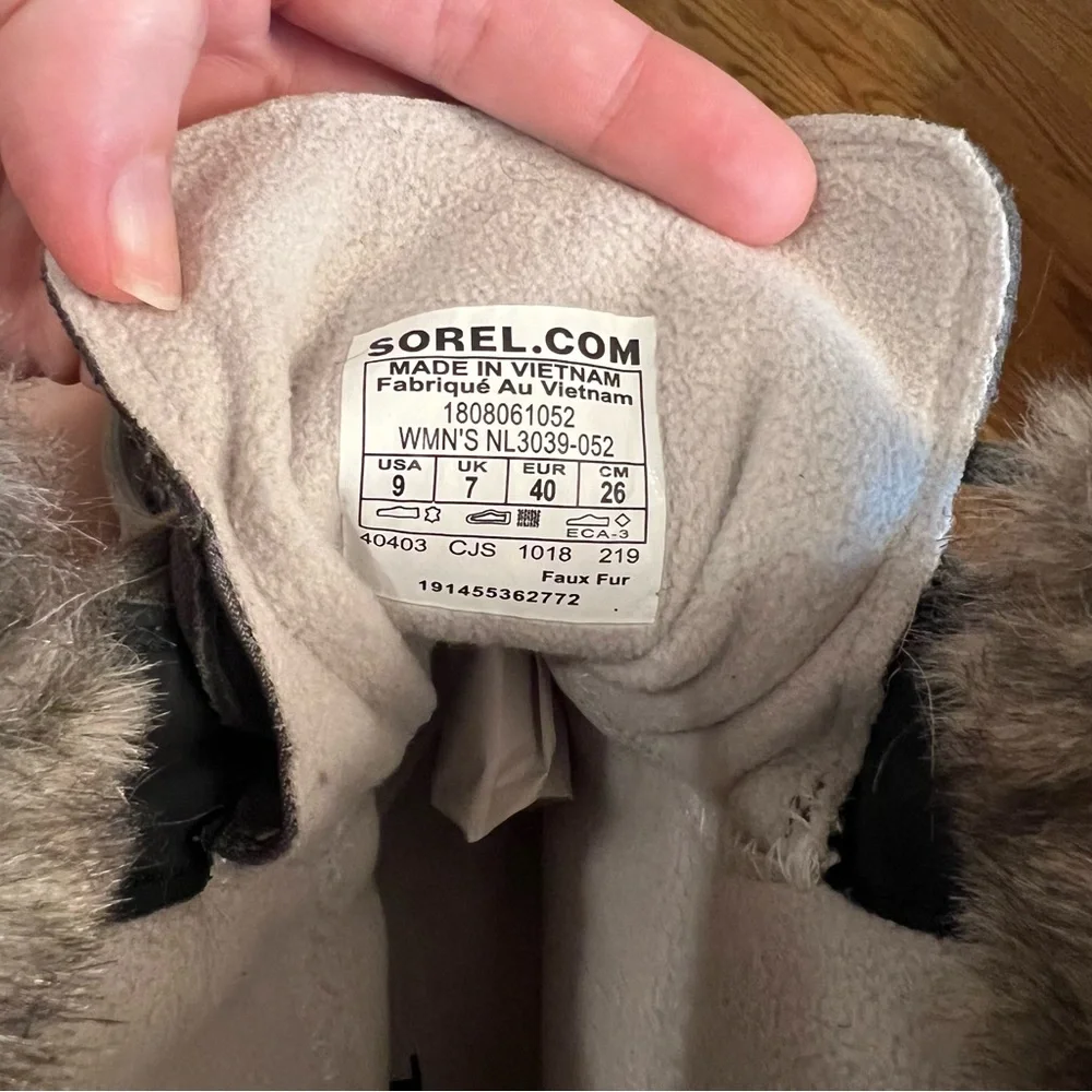 Sorel Explorer Joan Winter Boots Fur Waterproof Women’s Size 9